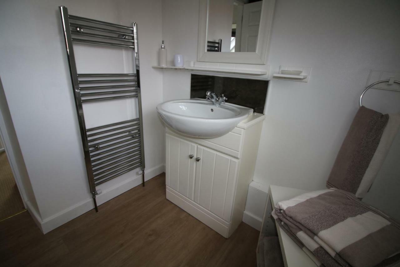 Prince Hill Cottages Worton  Екстер'єр фото