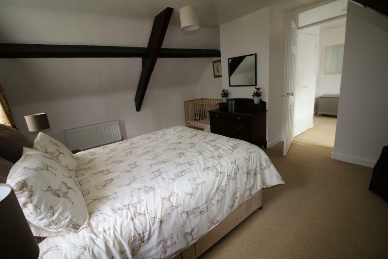 Prince Hill Cottages Worton  Екстер'єр фото